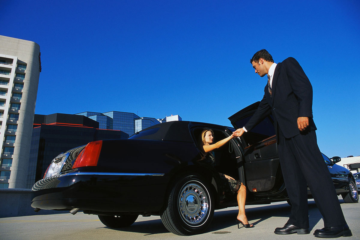 Top 5 Reasons to Use Airport Limo Service in New York City