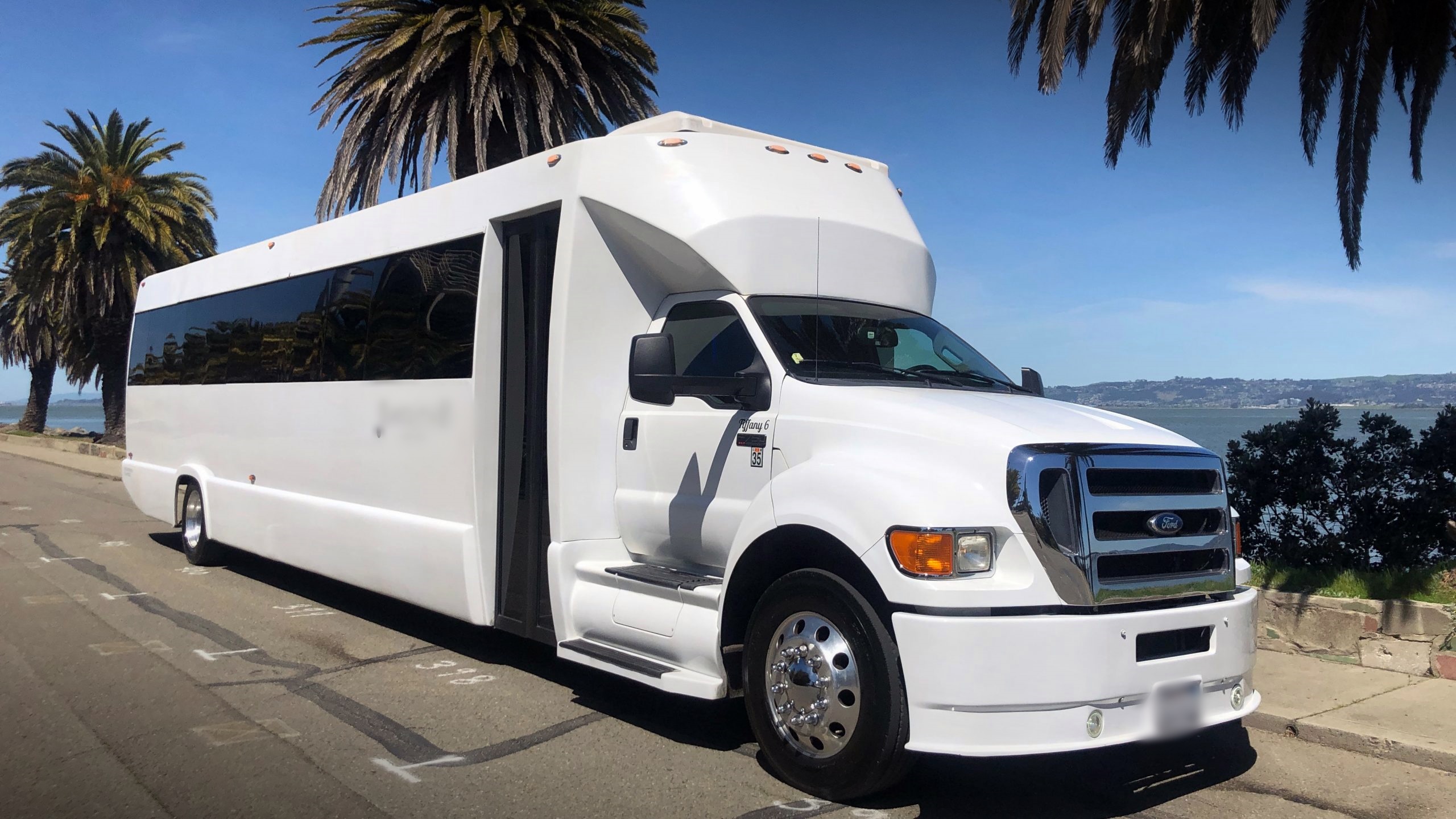 Explore NYC Together: Experience Our Fantastic Limo Bus for Group Travel