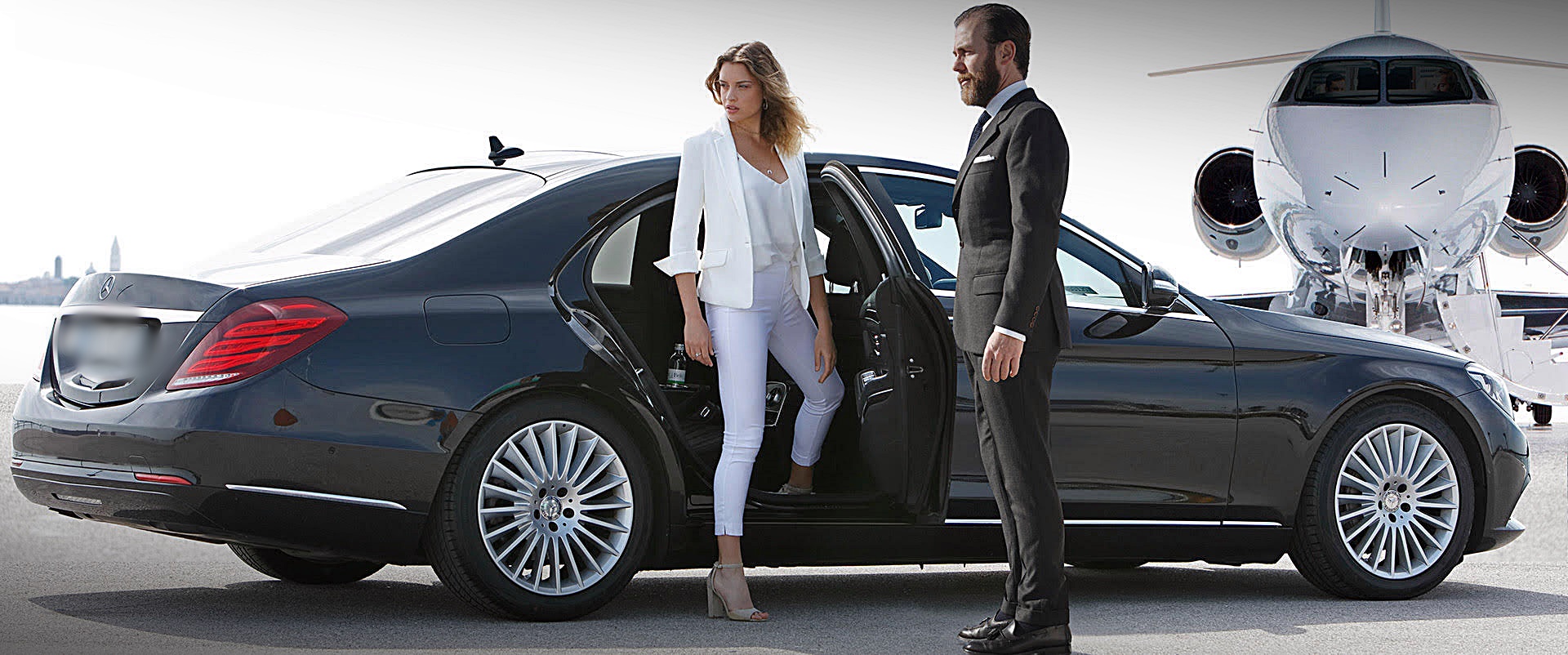 Why Should You Hire a Limousine Company in New York City?