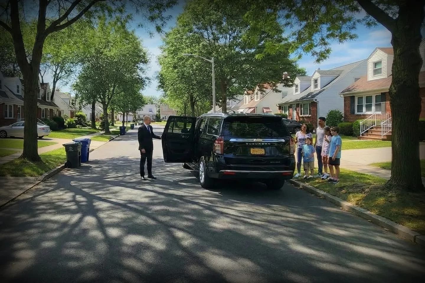 Staten Island car service providing airport transfer with luxury SUV