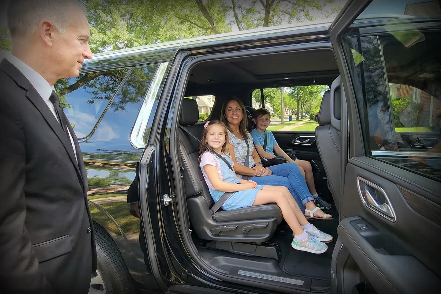 Executive SUV providing Staten Island car service rides