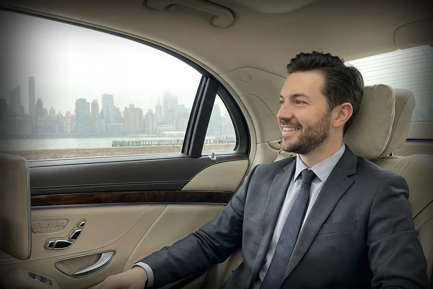 Car Service in New York City, NY Luxury sedan providing New York City car service in Manhattan traffic