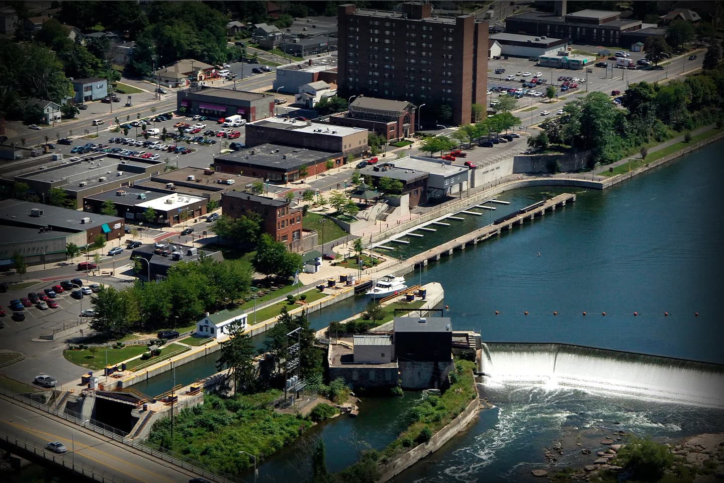 Chauffeur Service in Fulton, NY Airport transfer vehicle by Fulton, NY chauffeur service with clean interior and luggage assistance