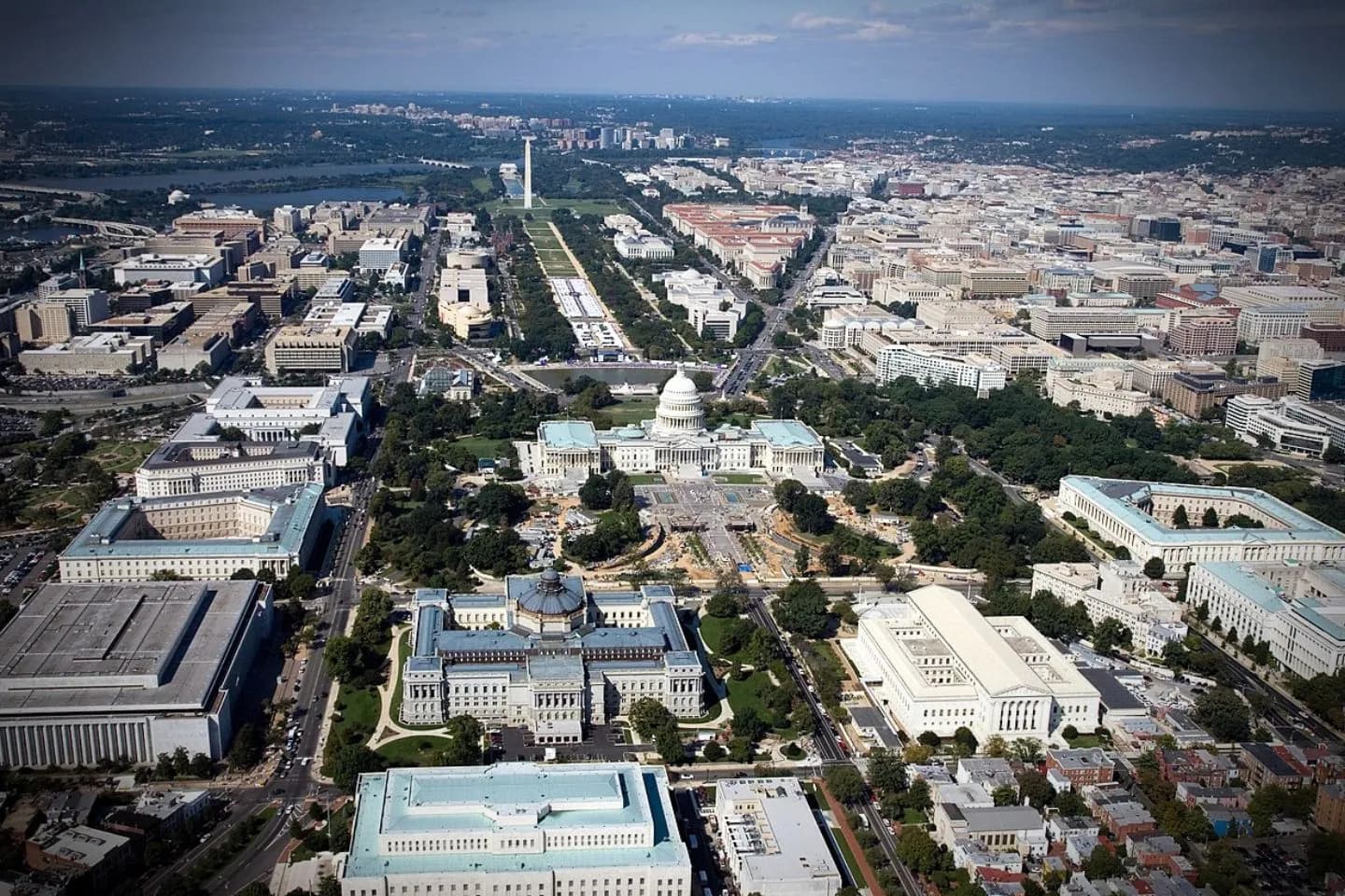 Car Service in Washington, DC High-end car service in Washington DC with professional drivers