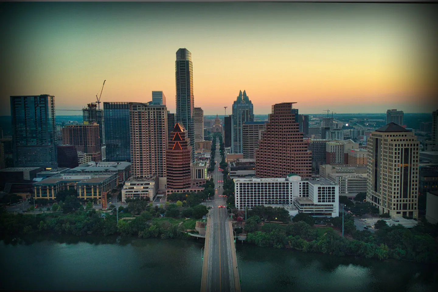 Car Service in Texas, TX Professional chauffeur car service in Texas TX black car ride