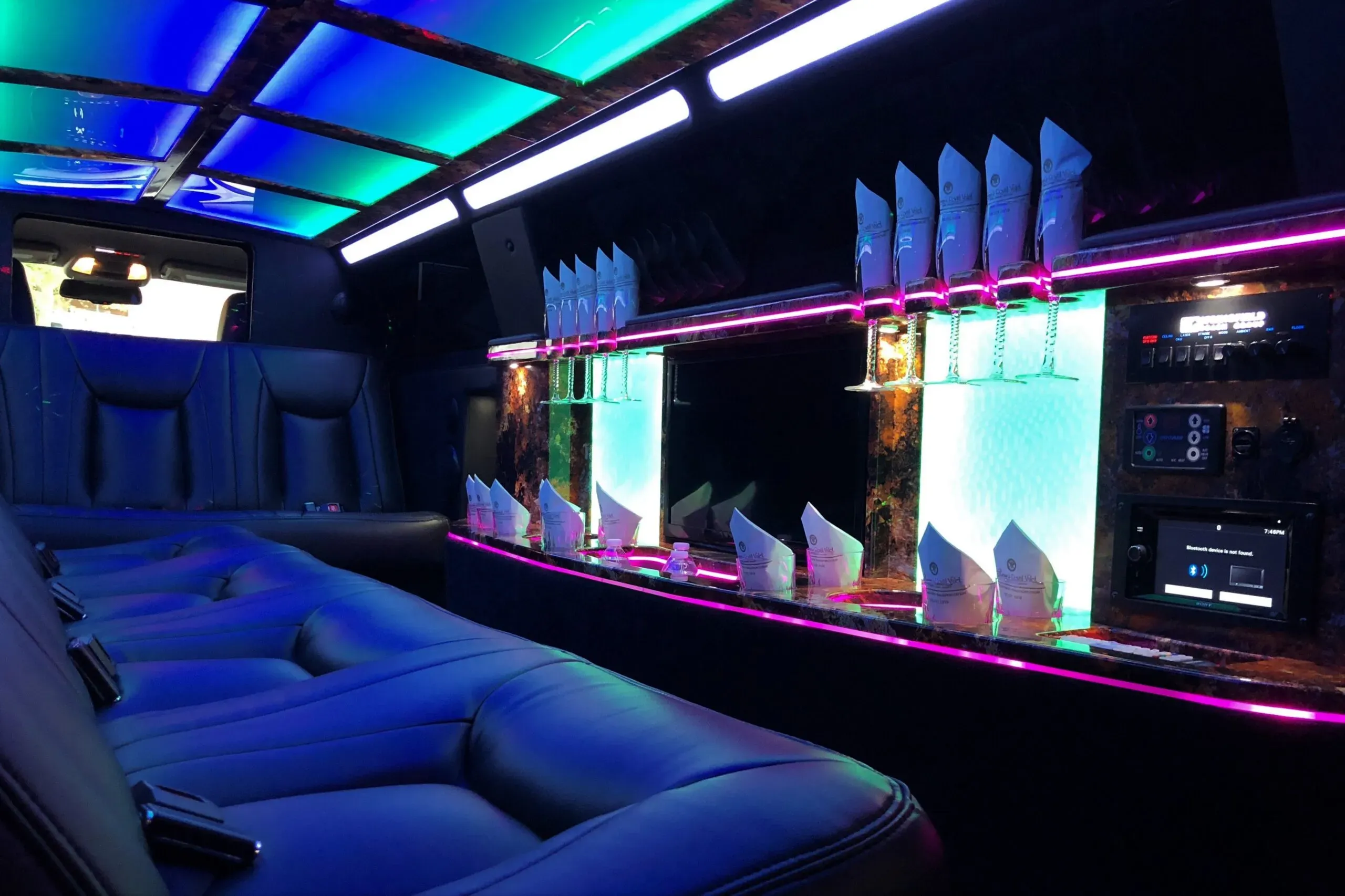 fleet-gallery-stretch-limo-10-passenger09-scaled fleet-gallery-stretch-limo-10-passenger09-scaled