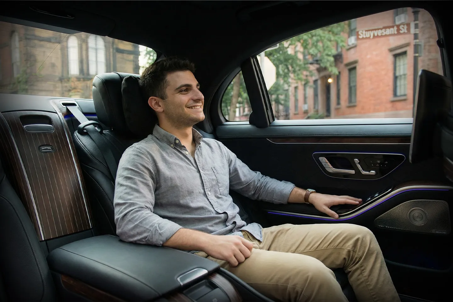 New York City Chauffeur Service Professional New York City chauffeur service with luxury vehicle in Manhattan