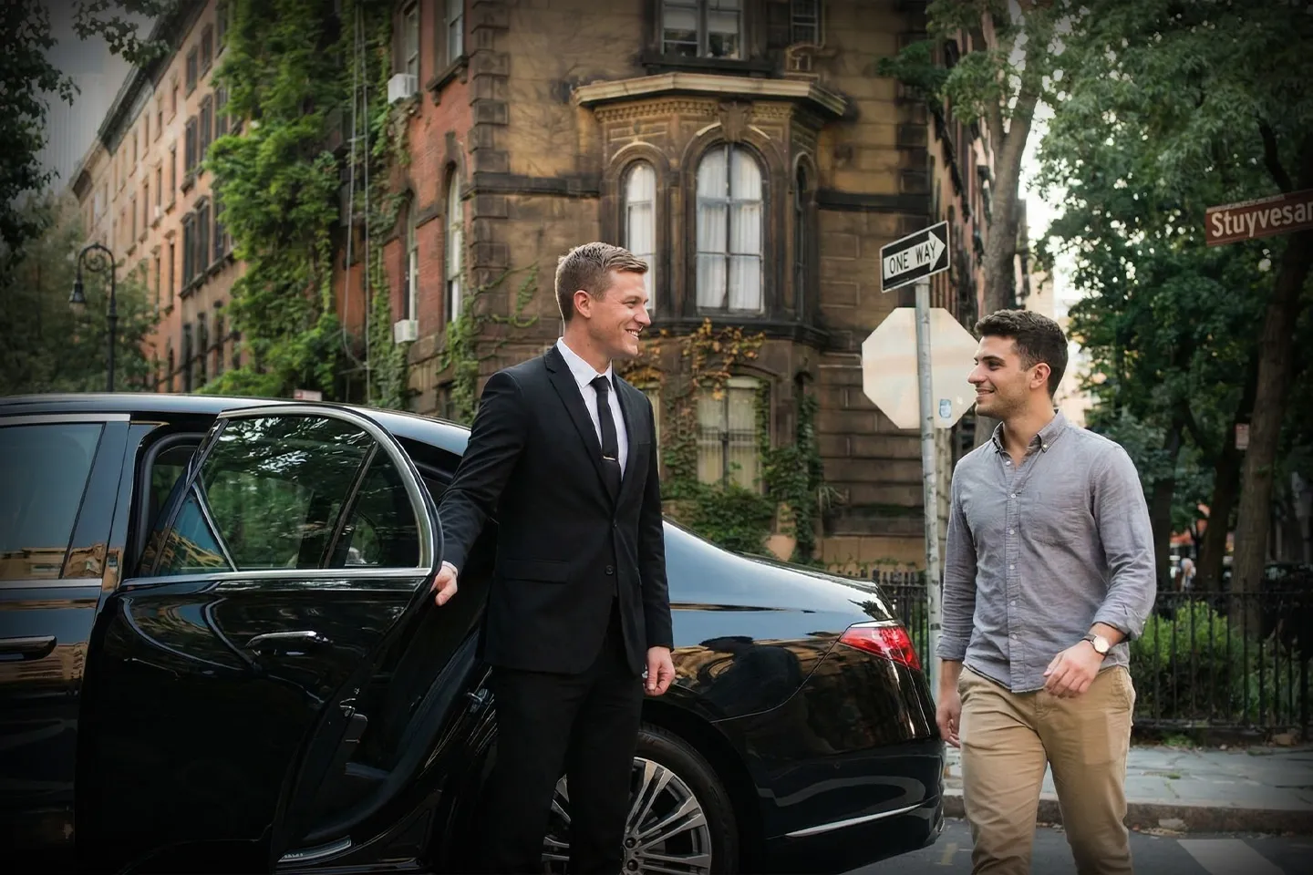 New York City Chauffeur Service New York City chauffeur service providing airport transfer with luxury black car