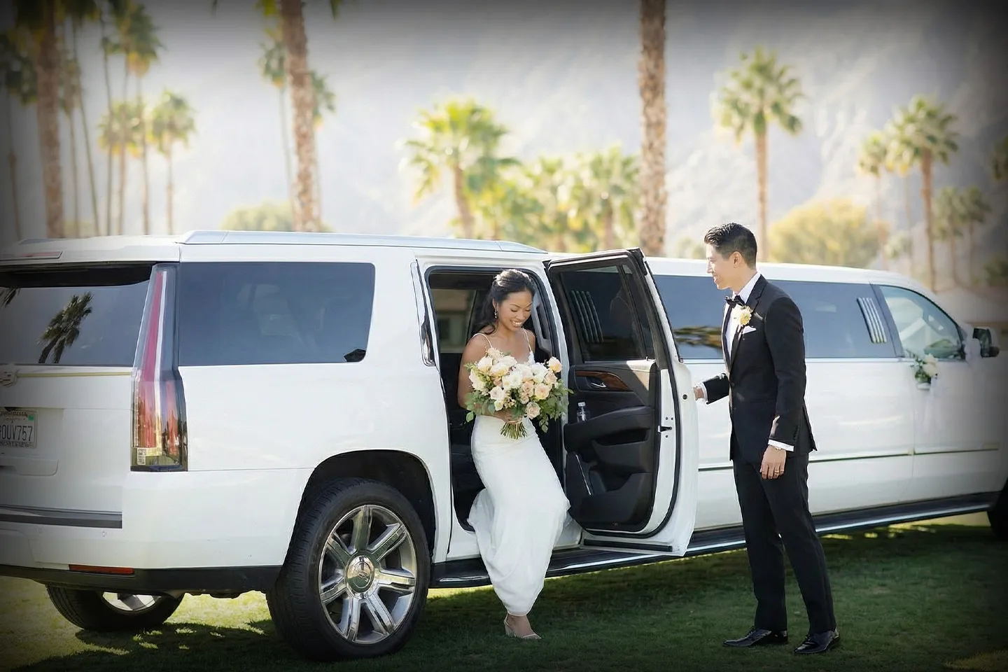New York Wedding Limo Service Elegant wedding limousine service in New York for bride and groom transportation