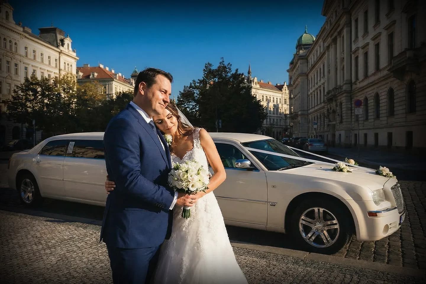 Brooklyn, NY Wedding Limo Service Stretch limousine for weddings in Brooklyn, NY with chauffeur service