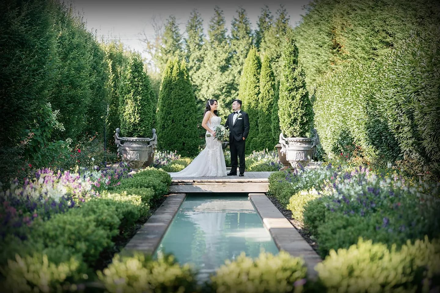 Suffolk, NY Wedding Limo Service Stretch limousine for weddings in Suffolk, NY with chauffeur service